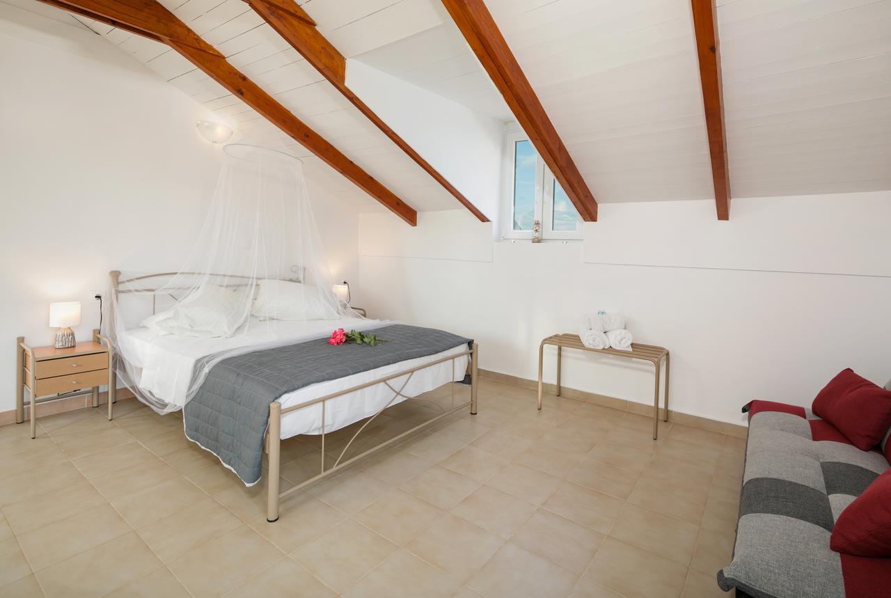 Mare Blu Studios & Suites Laganas Extérieur photo