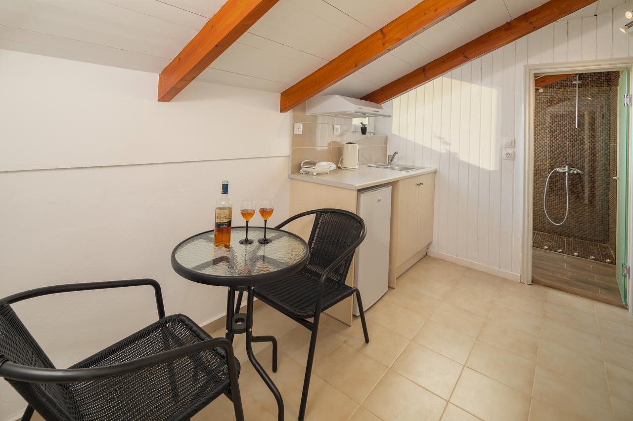 Mare Blu Studios & Suites Laganas Extérieur photo